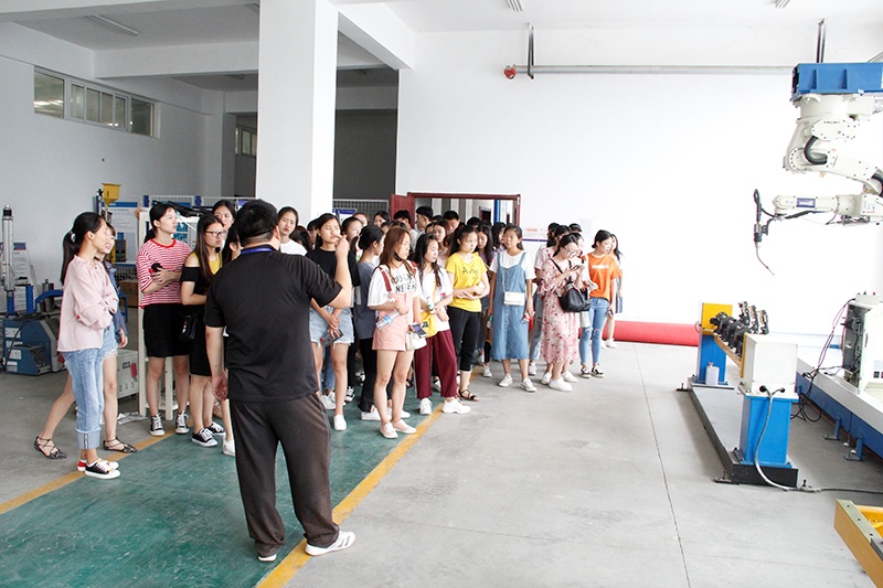 维多利亚老品牌vic(集团)官方网站