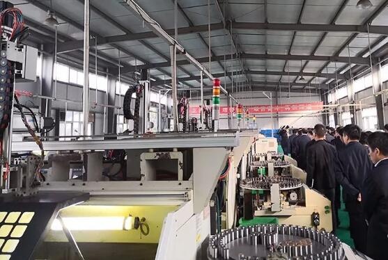 维多利亚老品牌vic(集团)官方网站